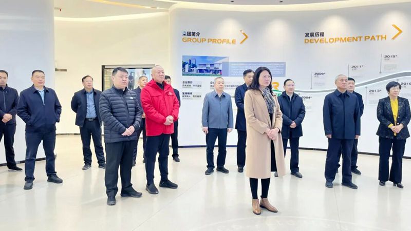 河南省政协副主席霍金花一行莅临Z6·尊龙集团参观调研！